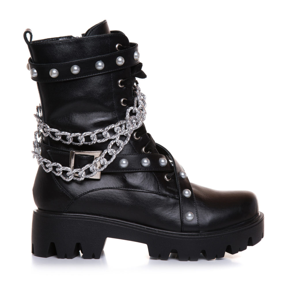 Bocanci negri cu accesorii metalice și perle, Geo Urban
