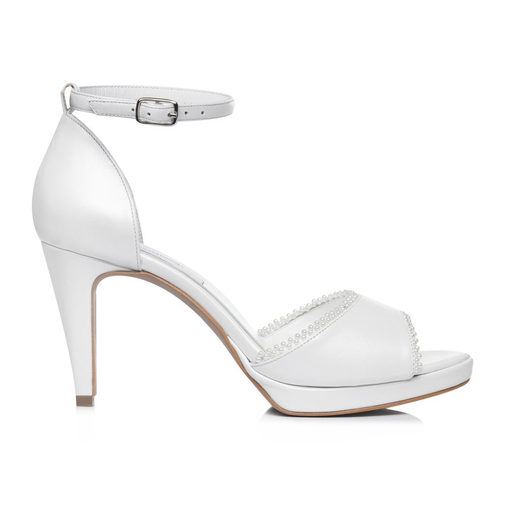 Sandale Magnolia – piele naturală albă, cu perle, lucrate manual