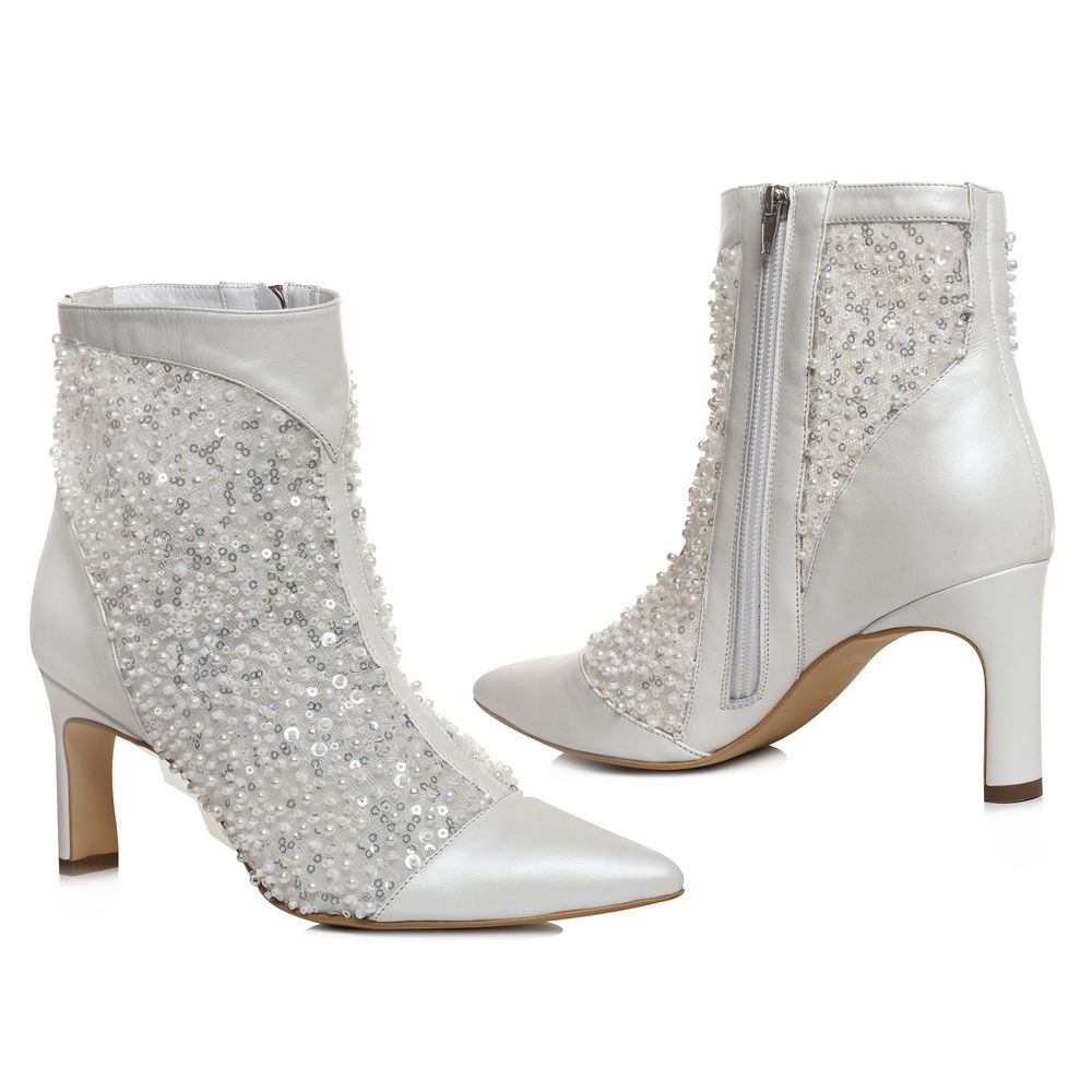 Botine mireasă albe cu dantelă și perle, vedere laterală