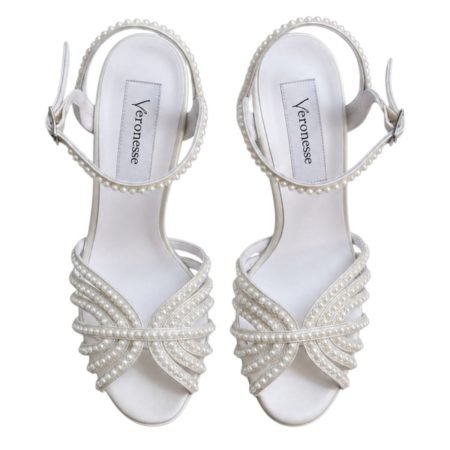 Detaliu barete ivory sidef cu perle fine sandale mireasă Majestic Luana Veronesse
