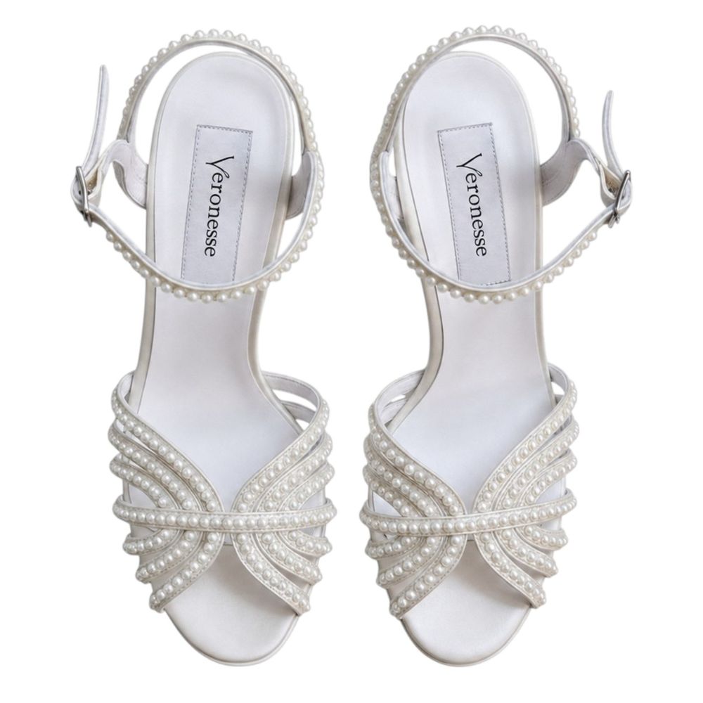 Detaliu barete ivory sidef cu perle fine sandale mireasă Majestic Luana Veronesse