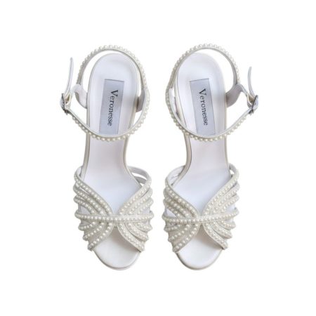 Detaliu barete ivory sidef cu perle fine sandale mireasă Majestic Luana Veronesse